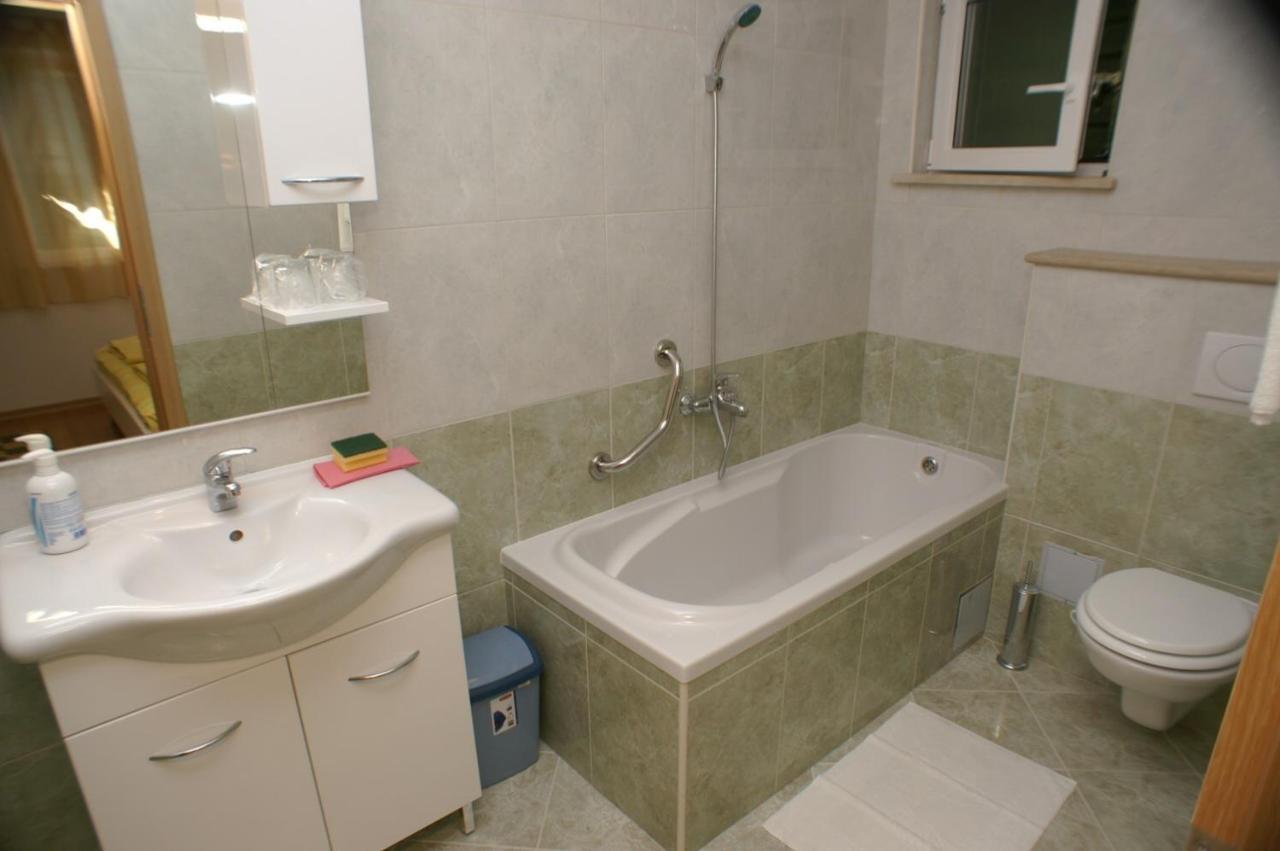 Apartments By The Sea Supetar, Brac - 4274 المظهر الخارجي الصورة