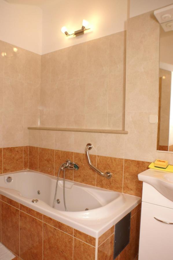 Apartments By The Sea Supetar, Brac - 4274 المظهر الخارجي الصورة